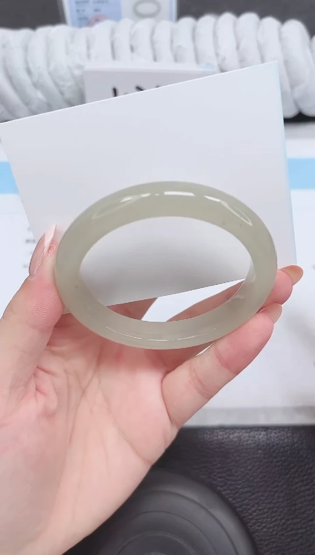 未镶嵌手镯石英质玉161-57.2