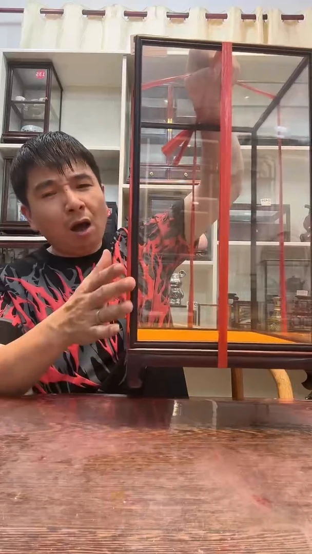 卢氏黑黄檀（大叶紫檀）24*24*40玻璃罩873