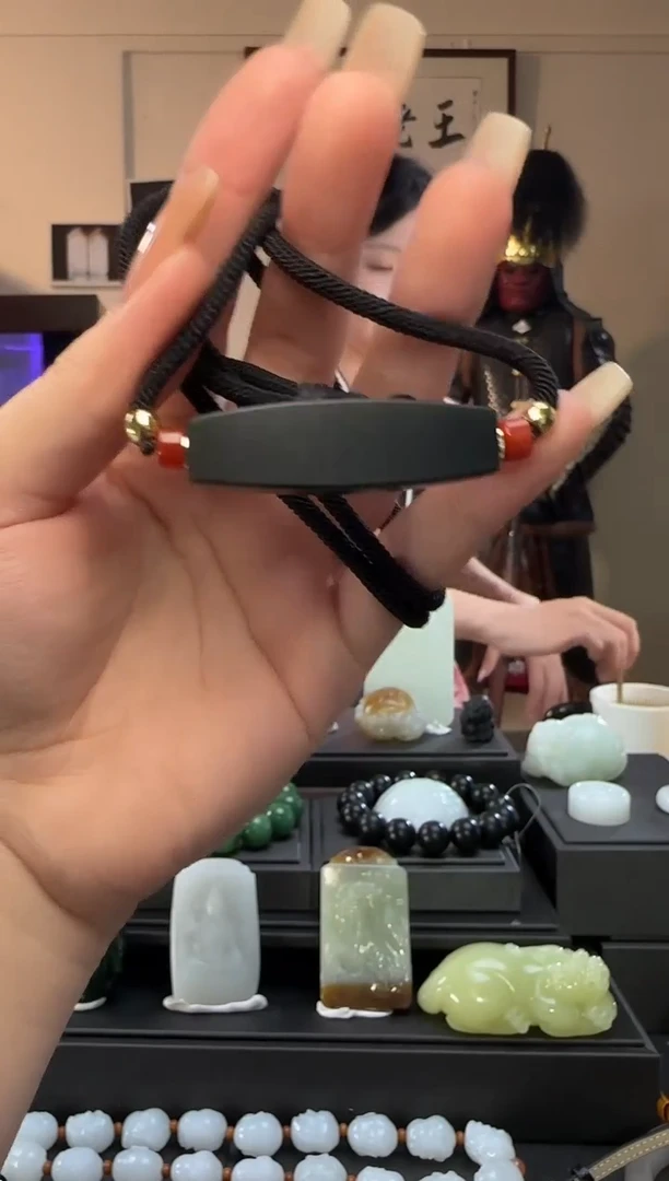 颈饰未镶嵌和田玉青玉乐子吊坠