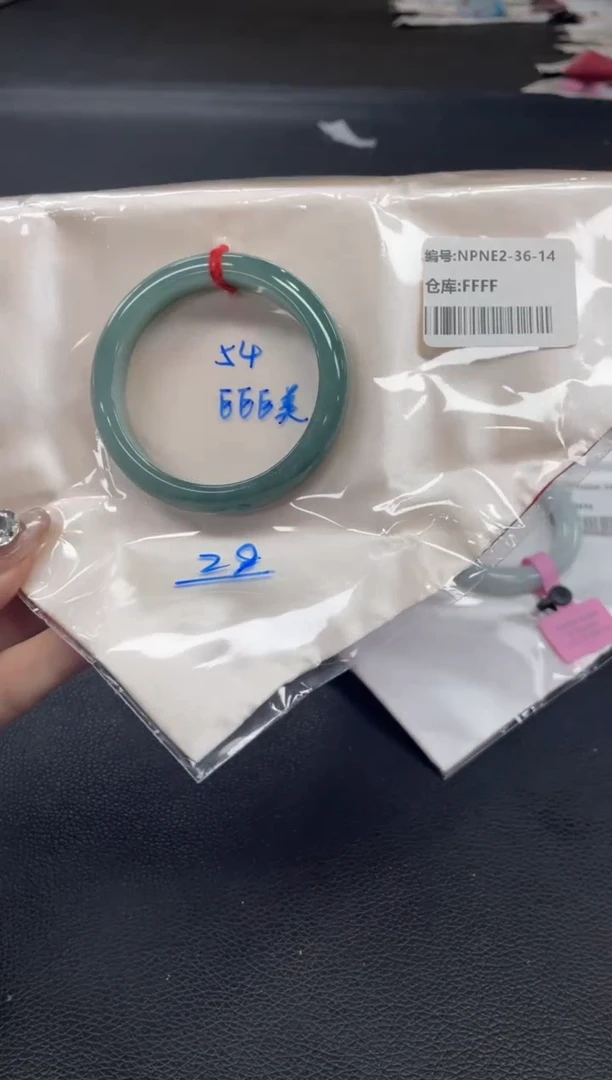 未镶嵌手镯翡翠翡翠手镯