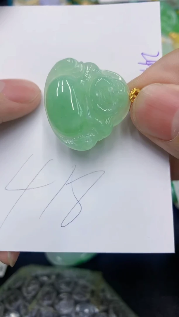 颈饰18K金镶嵌翡翠1111111111111