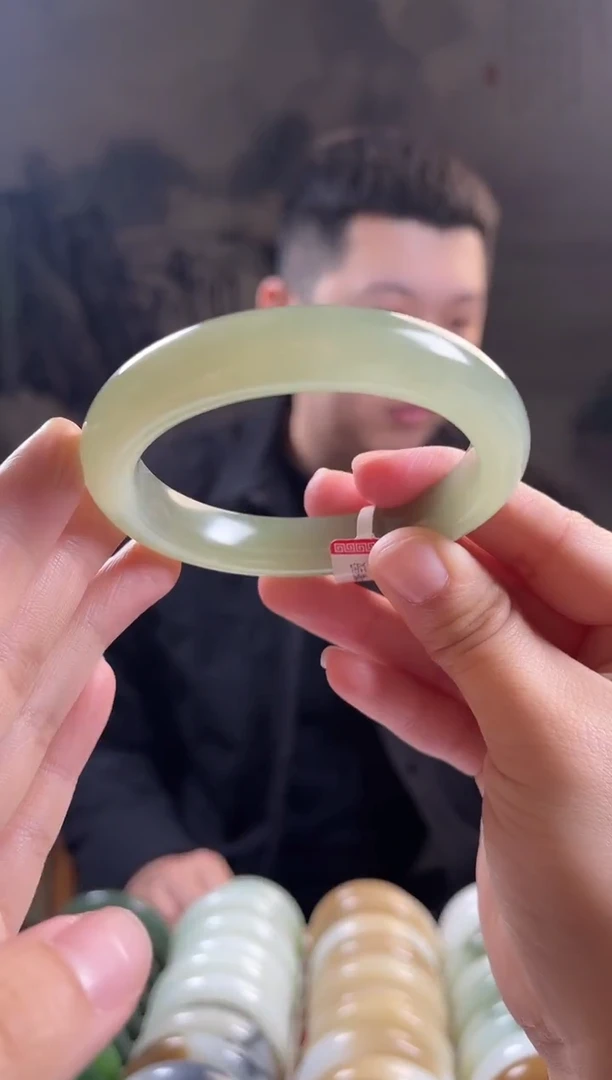 未镶嵌手镯和田玉55-59圈口仅一只