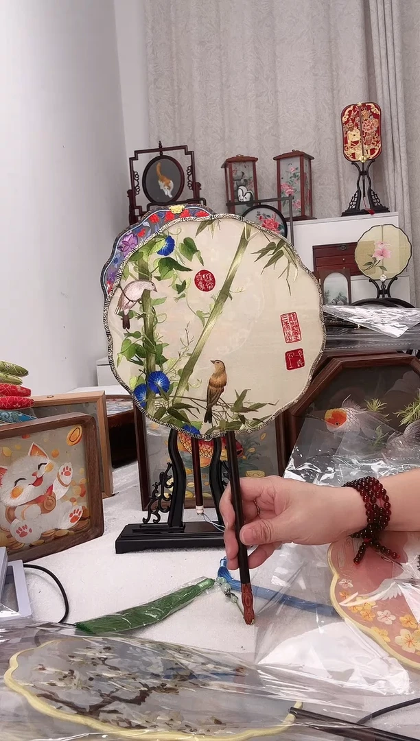 扇子苏绣作品手工团扇