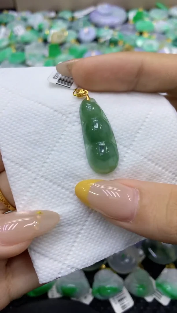 颈饰未镶嵌翡翠天然缅甸翡翠A货