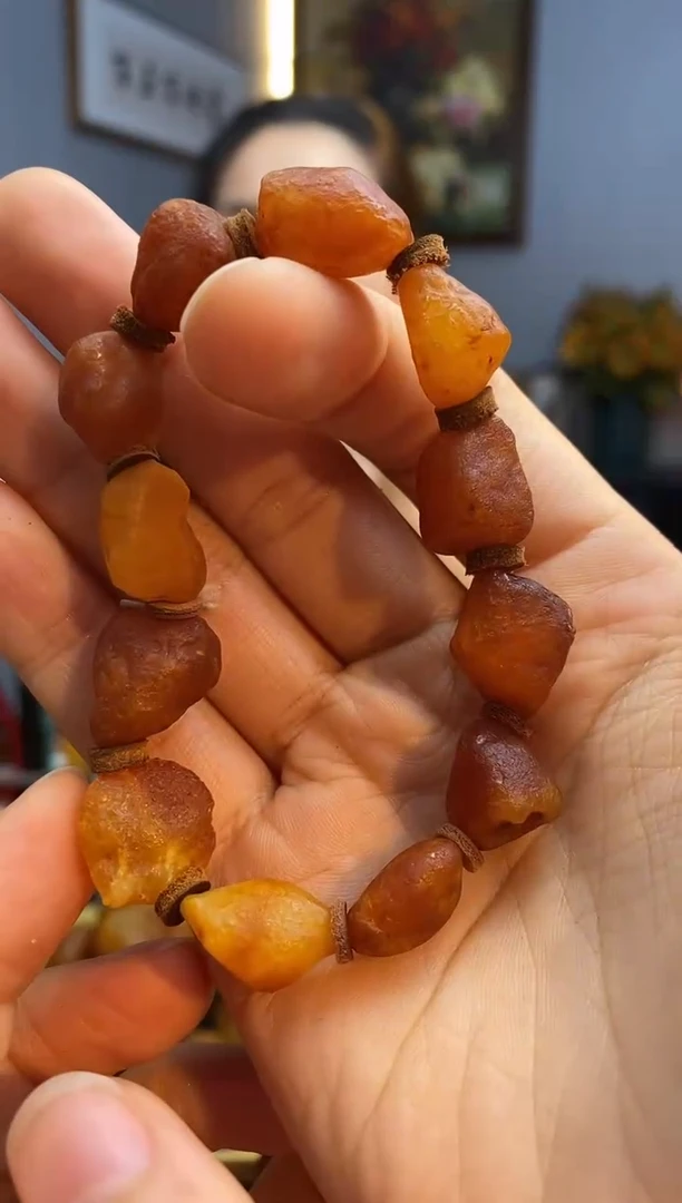 未镶嵌颈饰琥珀手串