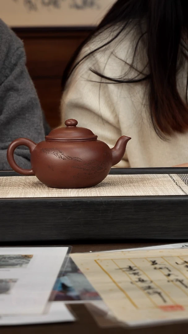 茶壶紫砂【P065】扁樱  300c LN