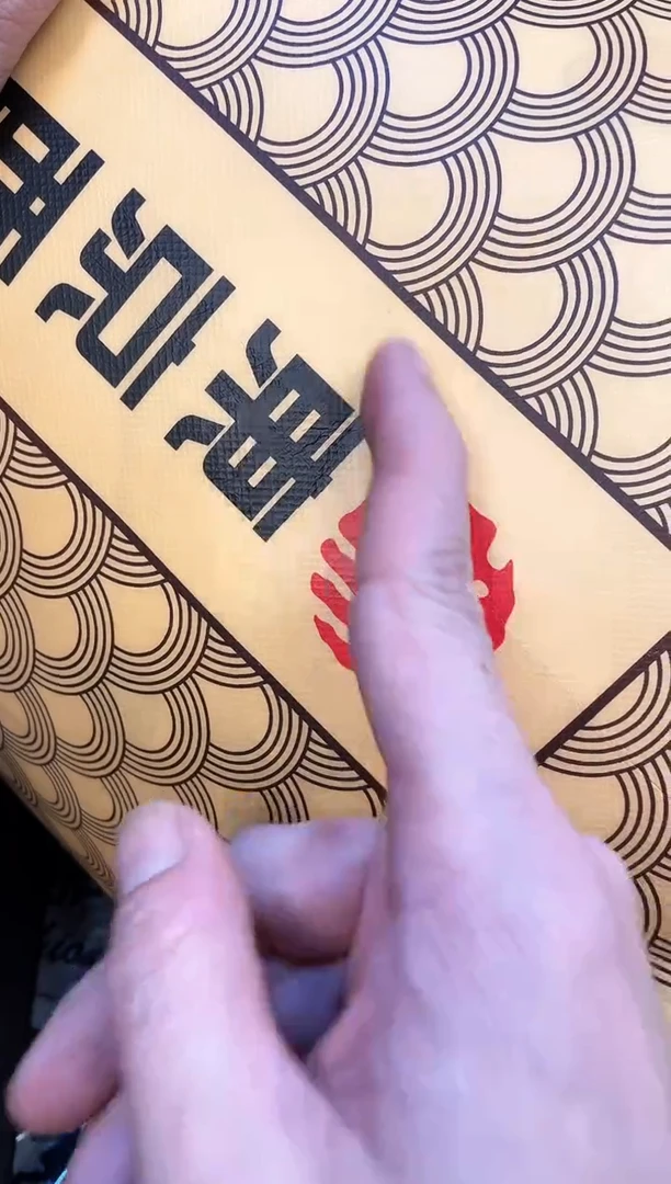长丝95%及以上桑蚕丝尚**人如图所示 老崔精选