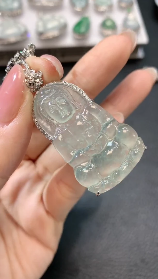 【闪购商品】翡翠吊坠(不含链)18K金镶嵌C34