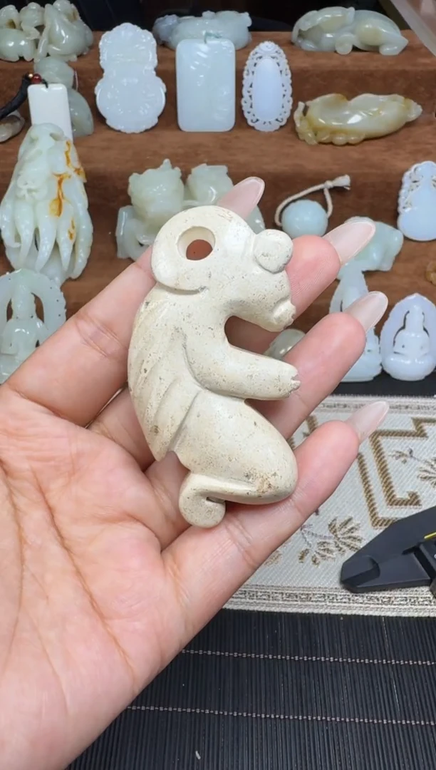 颈饰未镶嵌和田玉1