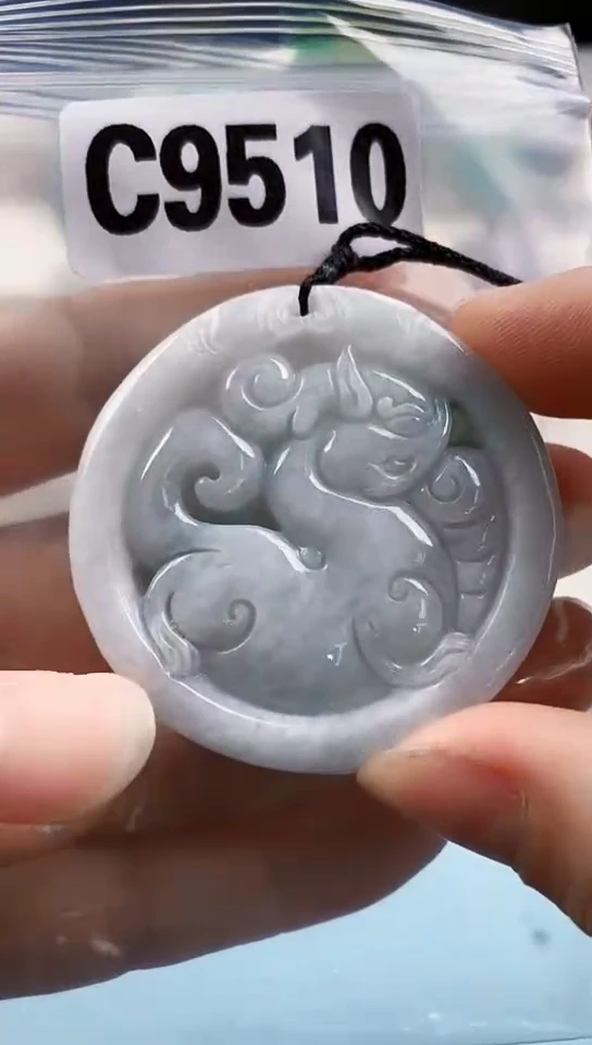 天然翡翠吊坠挂件