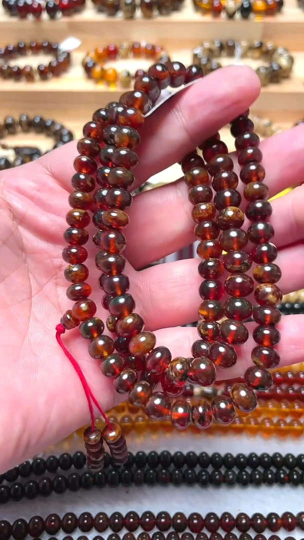 琥珀颈饰未镶嵌抚顺琥珀