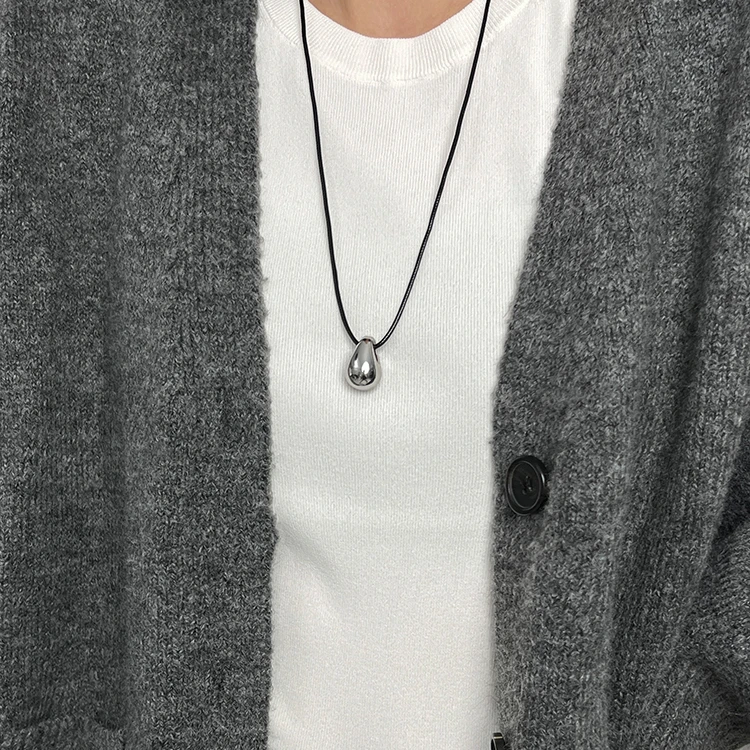 铜合金项链 极简冷淡风金属光面水滴黑皮绳项链秋季毛衣链女百搭