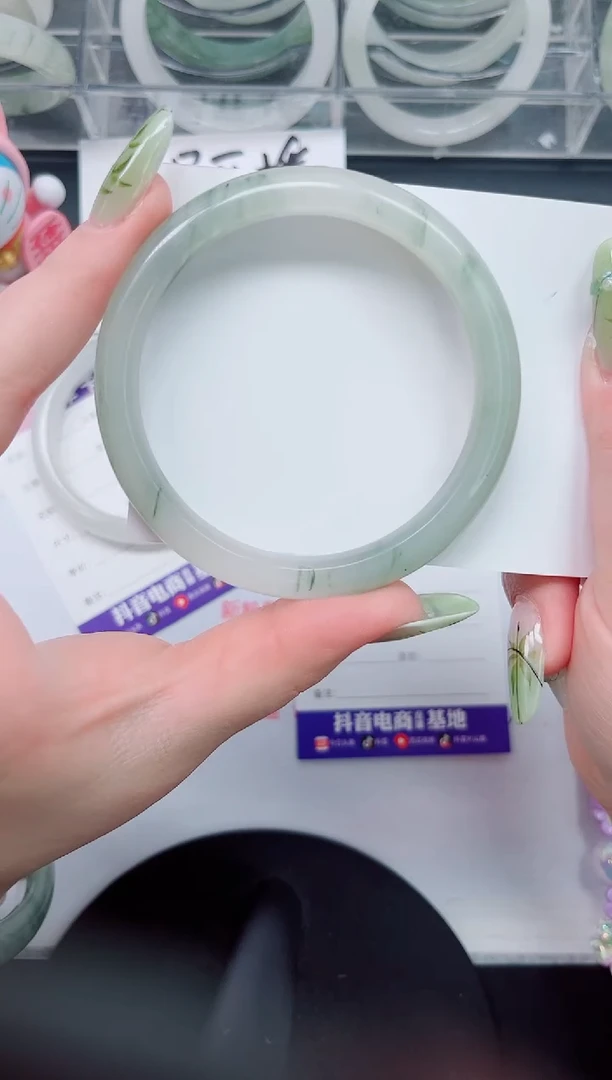 【闪购商品】石英质玉手镯未镶嵌a80