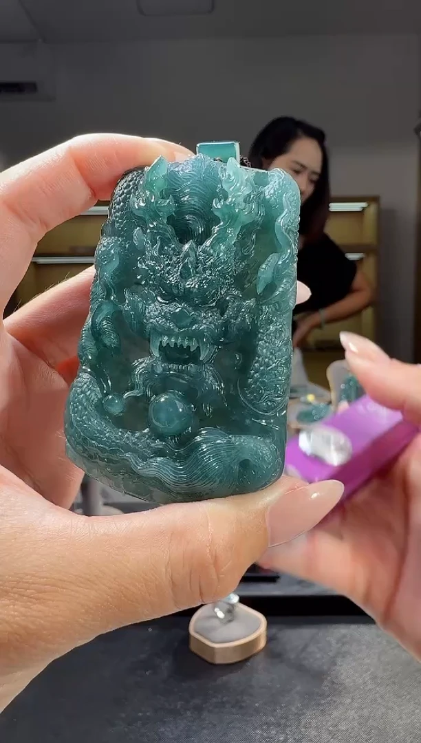 吊坠(不含链)未镶嵌翡翠龙牌