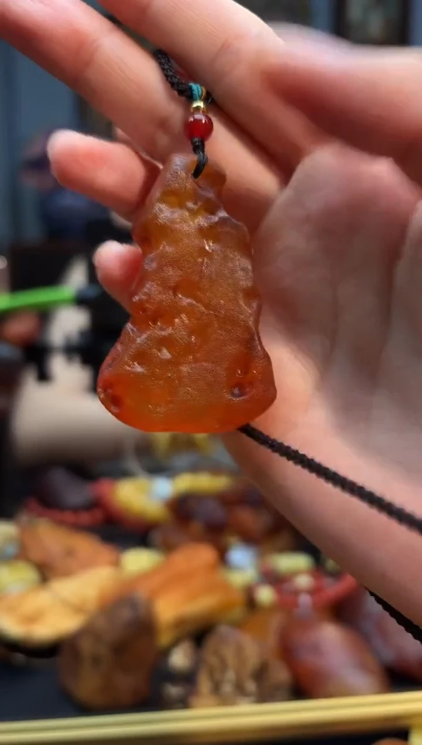 琥珀颈饰未镶嵌吊坠