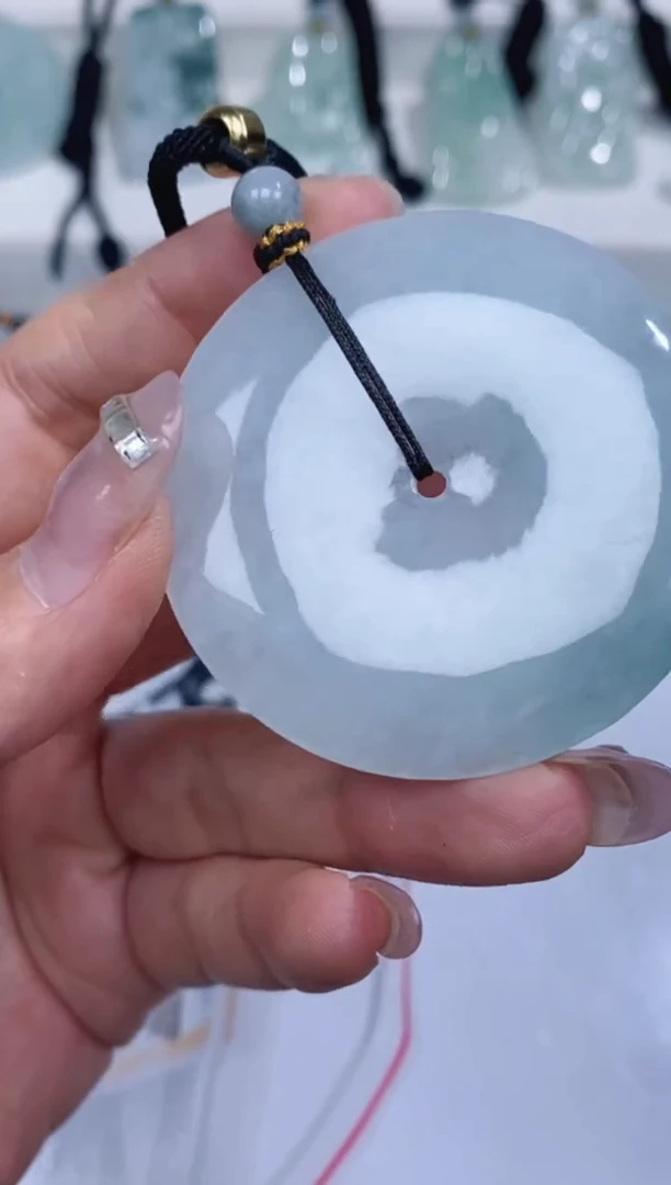 颈饰未镶嵌翡翠吊坠