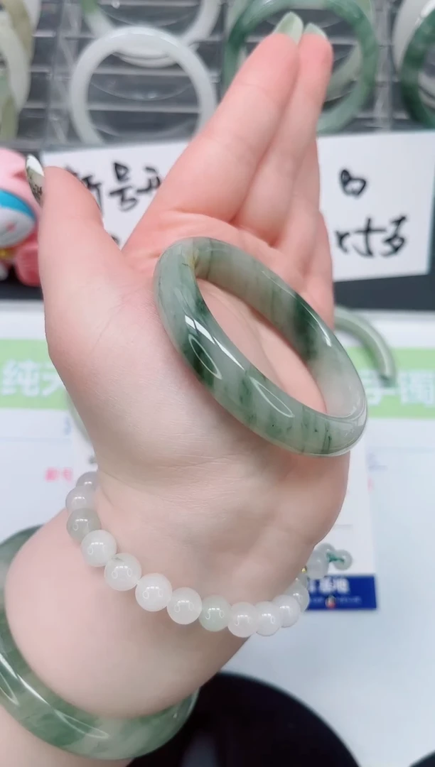 【闪购商品】石英质玉手镯未镶嵌a249