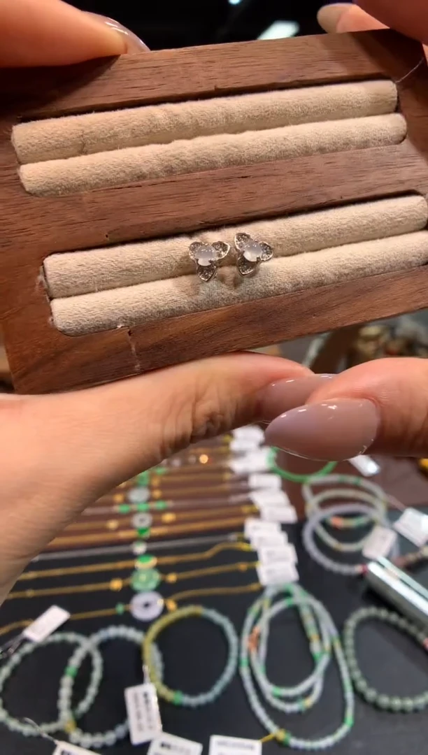银S925镶嵌翡翠耳饰耳钉