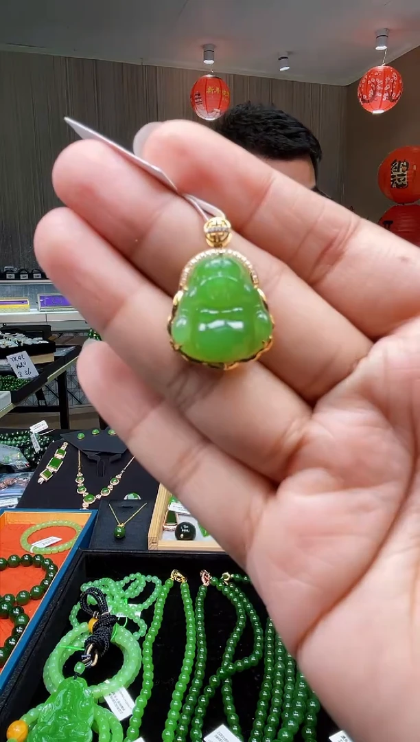 【闪购商品】和田玉（碧玉）吊坠18K金镶嵌苹果绿佛公吊坠（赠链）