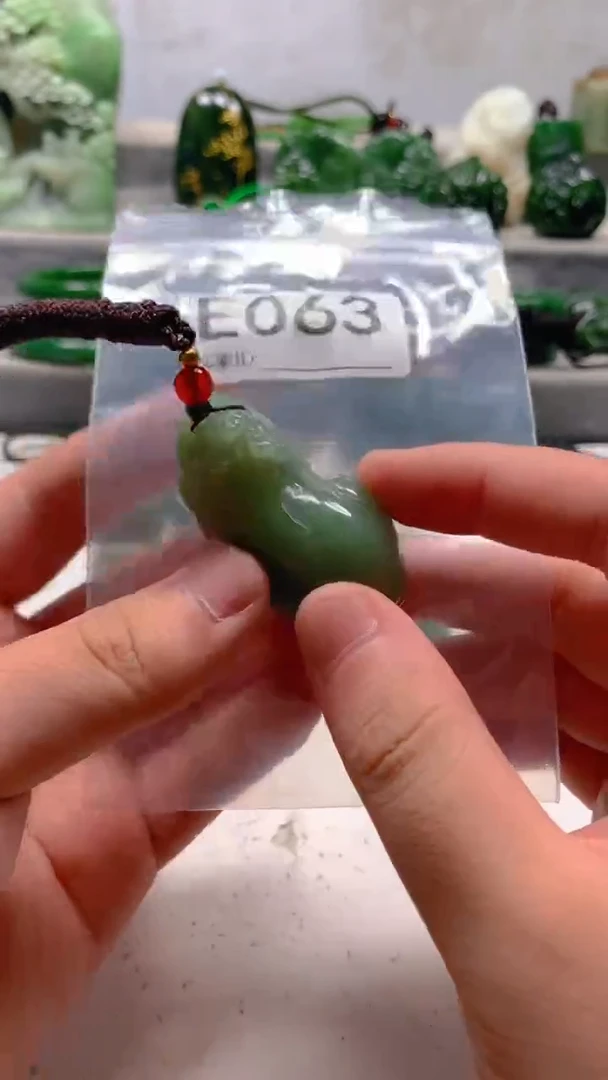 和田玉未镶嵌珠宝半成品1