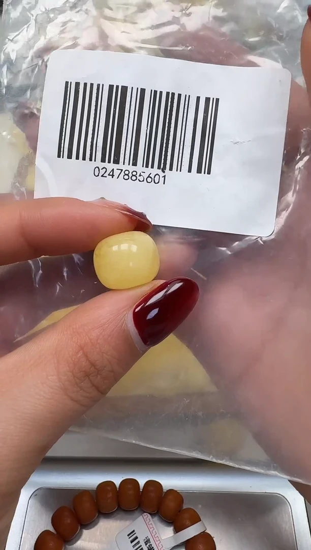 裸石琥珀未镶嵌如图