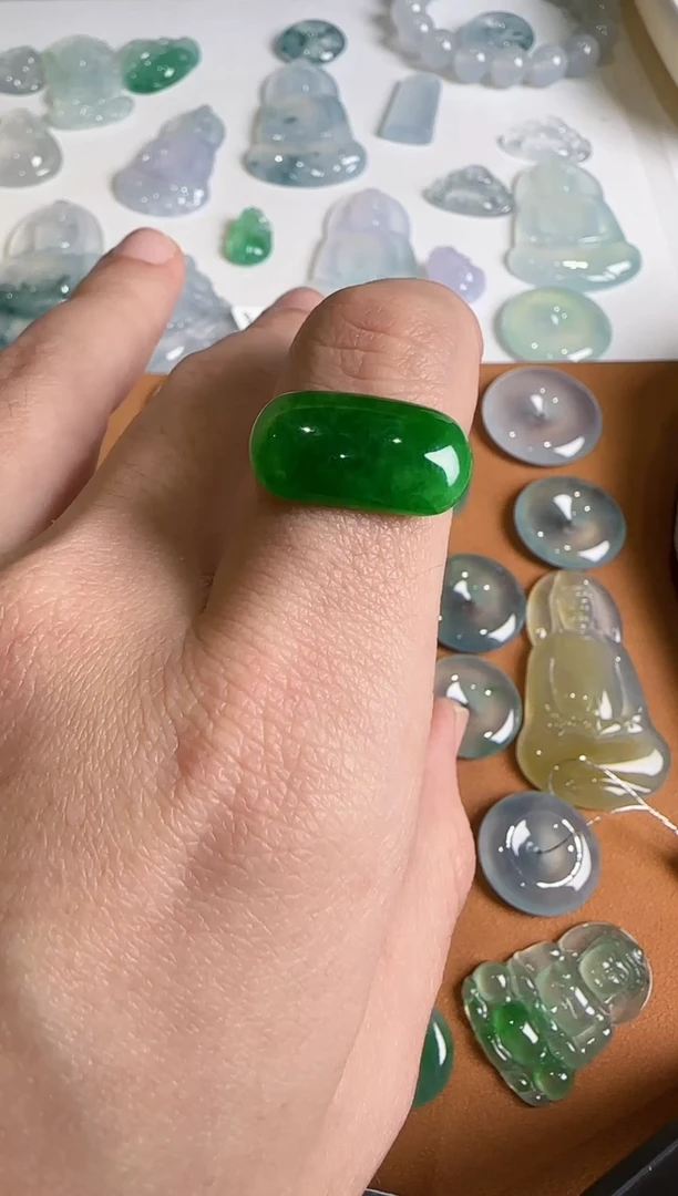 吊坠(不含链)未镶嵌翡翠.