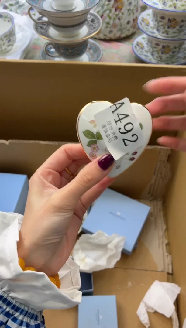 瓷片?****?       A492*