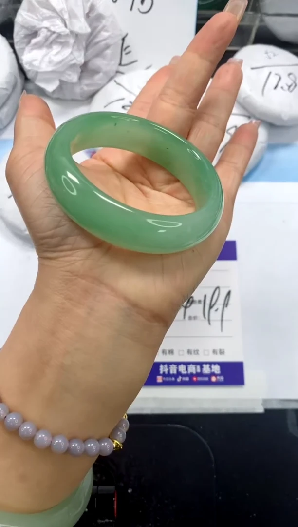 未镶嵌手镯石英质玉103-52.4