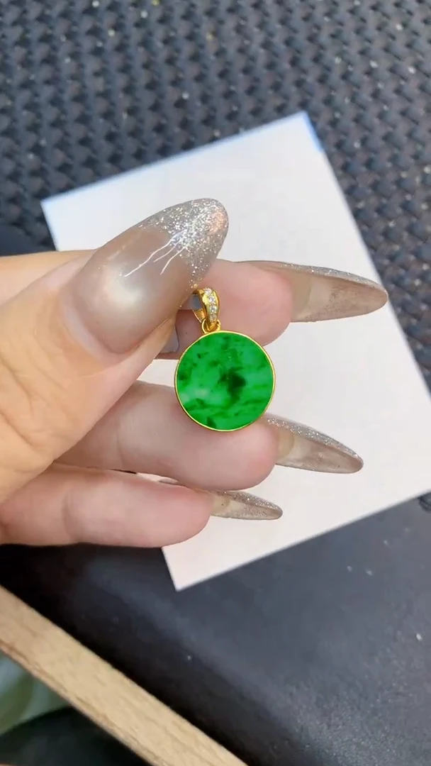 颈饰未镶嵌翡翠1