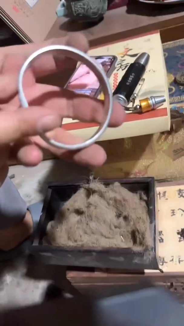 木闪电购链接精品摆件银色镯子