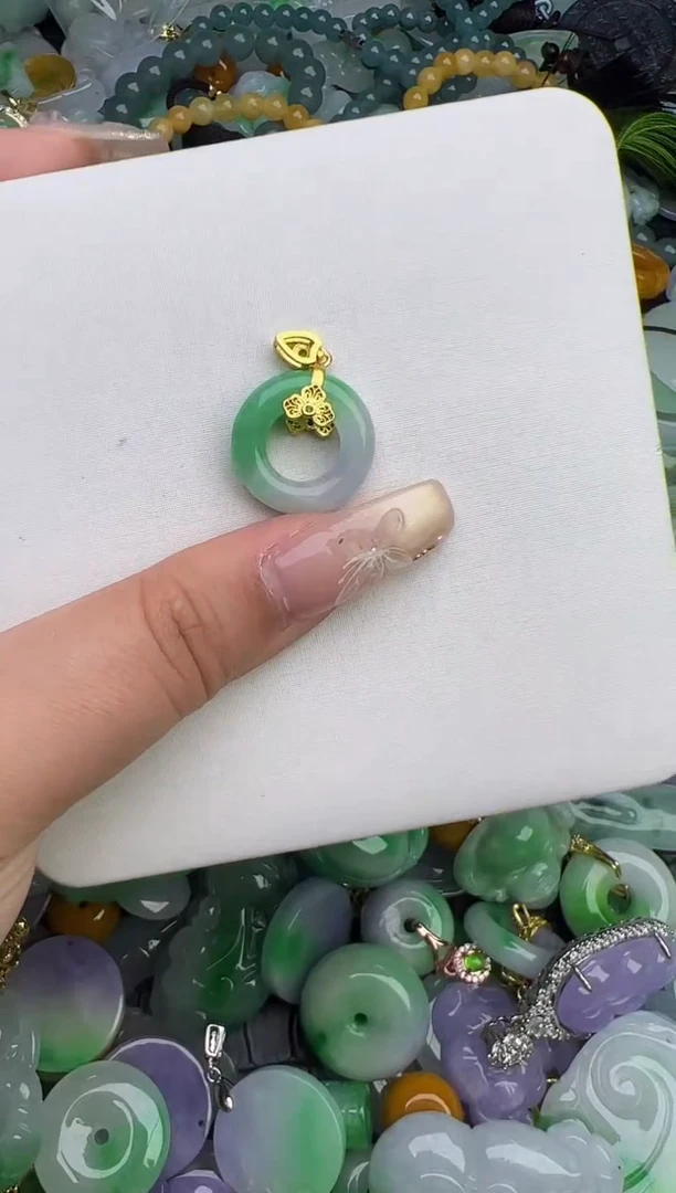 翡翠未镶嵌颈饰天然缅甸翡翠吊坠