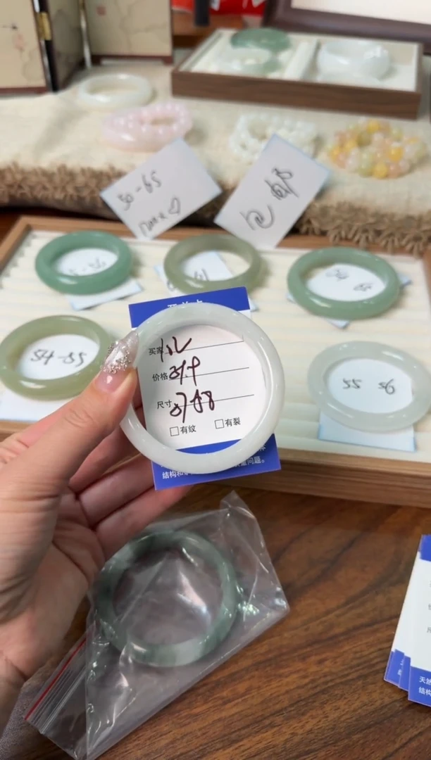 未镶嵌手镯石英质玉102//57-58