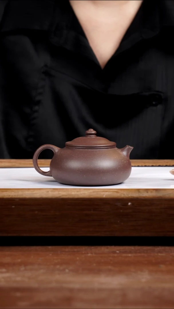 茶壶紫砂紫玉金砂寒江170CC
