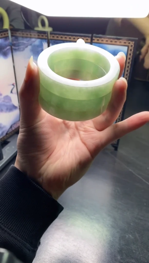 【闪购商品】定制翡翠手镯未镶嵌手镯