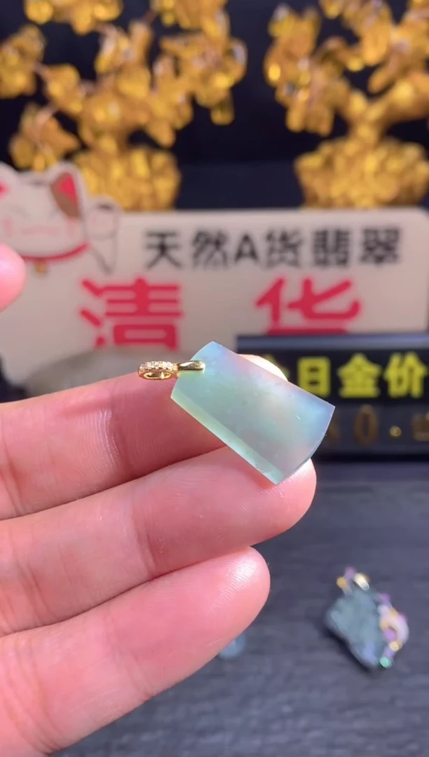 翡翠未镶嵌颈饰