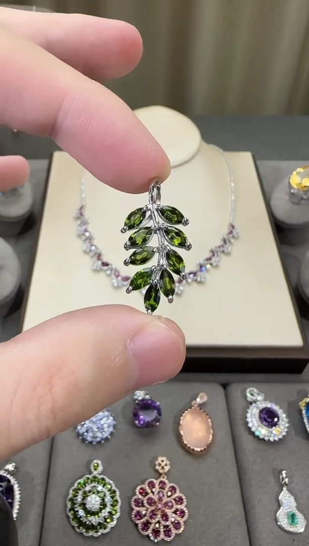 银S925镶嵌透辉石吊坠3*5mm麦穗吊坠设计款