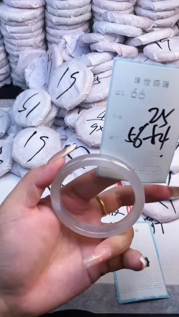 手镯玛瑙/玉髓未镶嵌66