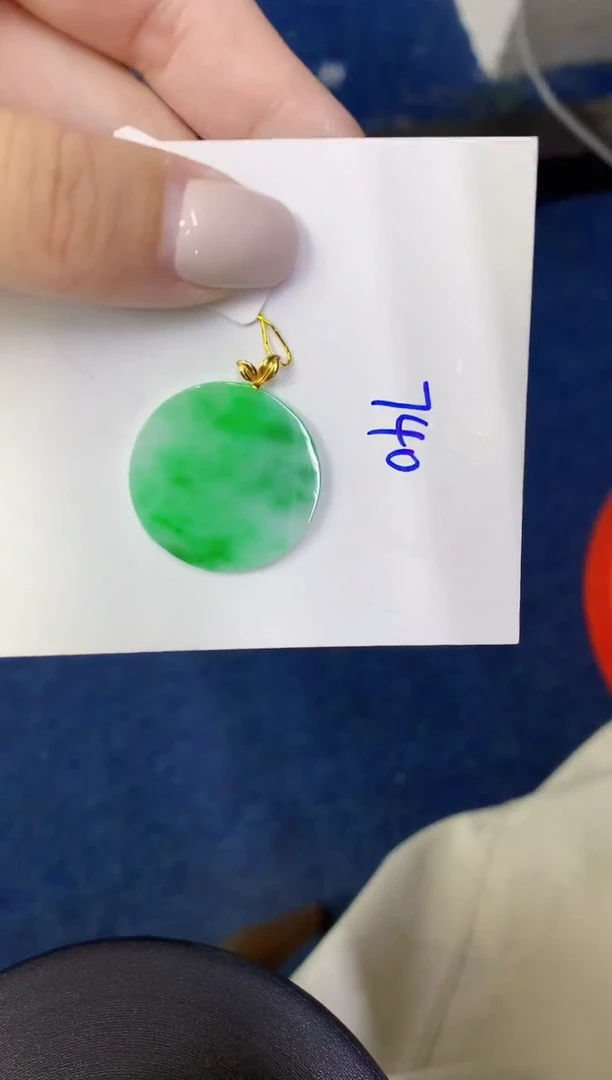 颈饰18K金镶嵌翡翠缅甸天然翡翠A货