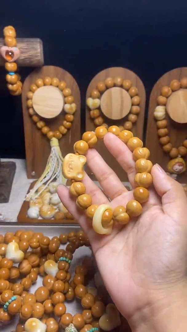 猴头核桃手串小熊饼干屁桃手串