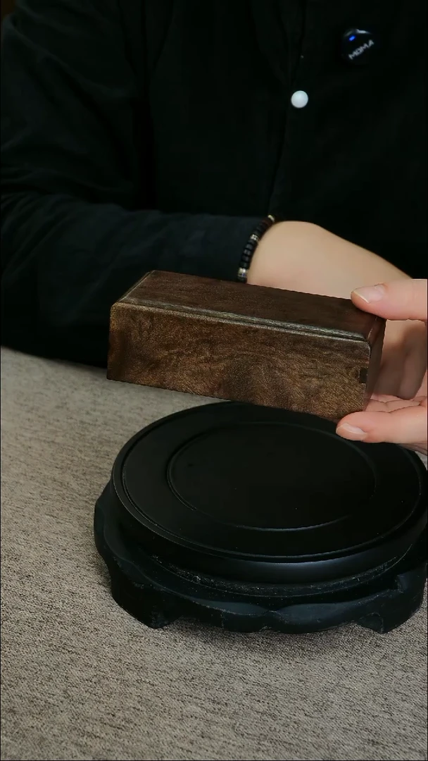 金丝楠枭*小叶桢楠龙胆纹机关盒（瑕疵/不退换）
