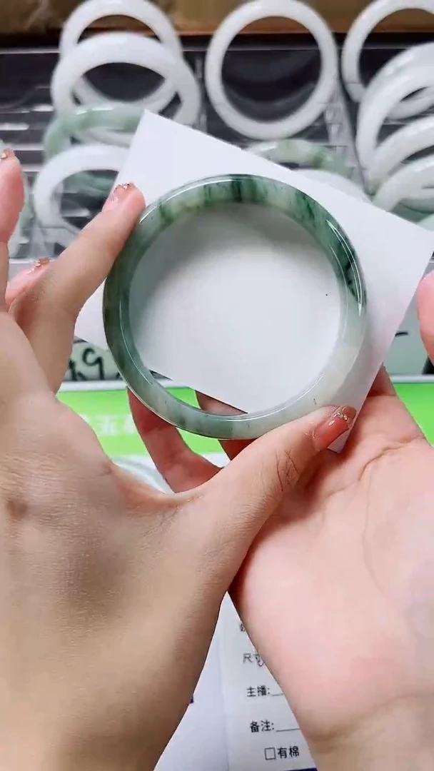 【闪购商品】石英质玉手镯未镶嵌A216-60/61