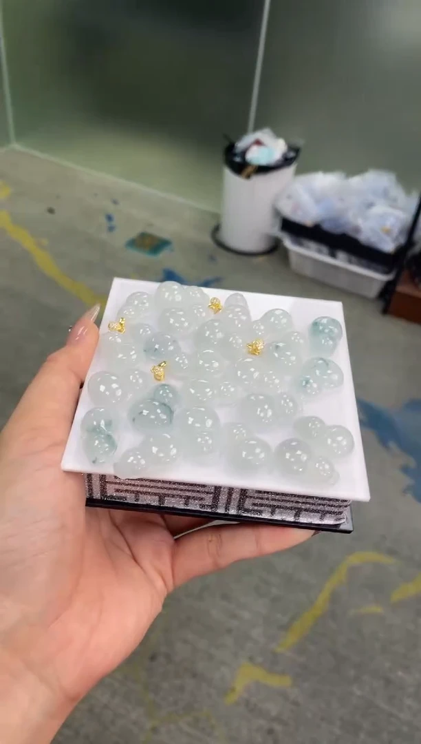 翡翠银S925镶嵌吊坠(赠链)葫芦         多样性发货发一件