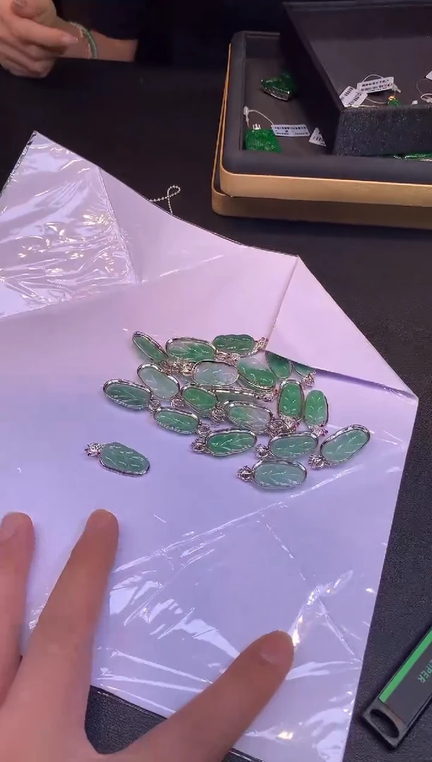 翡翠18K金镶嵌颈饰7004240/888/多样性发/1件