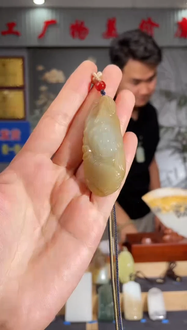 和田玉未镶嵌颈饰1