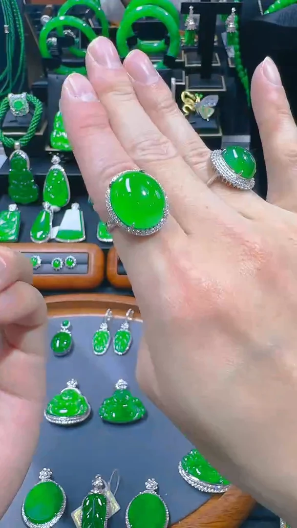 【闪购商品】翡翠戒指银S925镶嵌天然A货翡翠