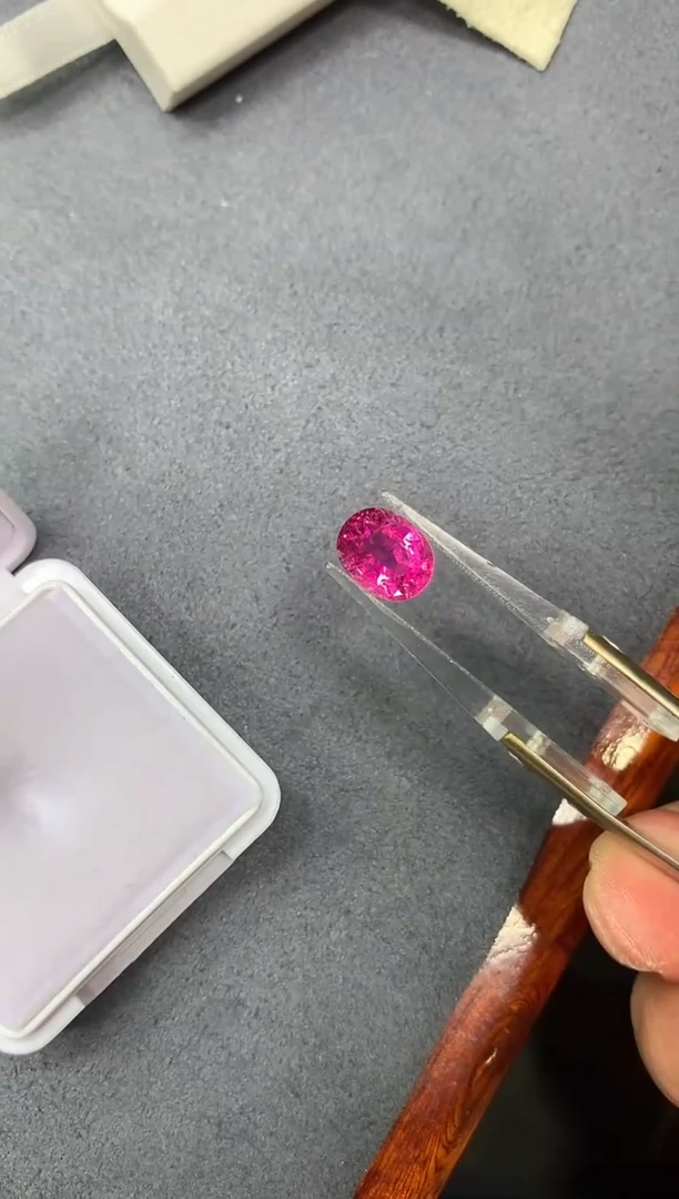 未镶嵌裸石碧玺3.1ct 52