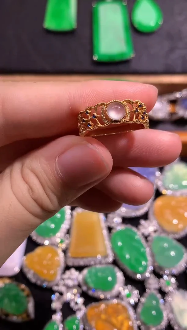 翡翠戒指18K金镶嵌翡翠