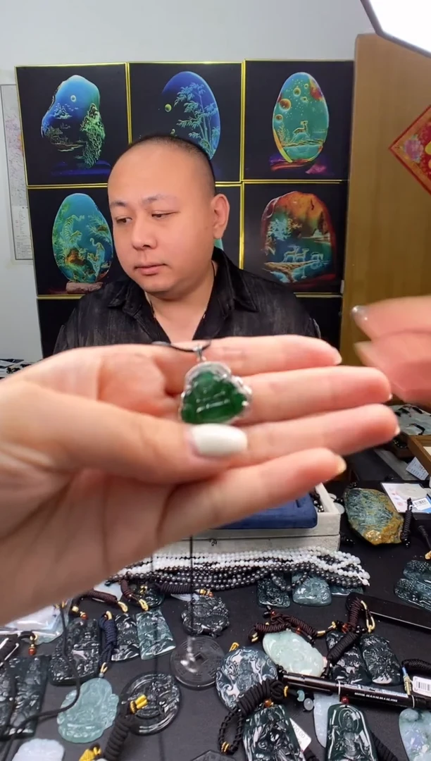 颈饰未镶嵌翡翠轻***尘多样性发其一