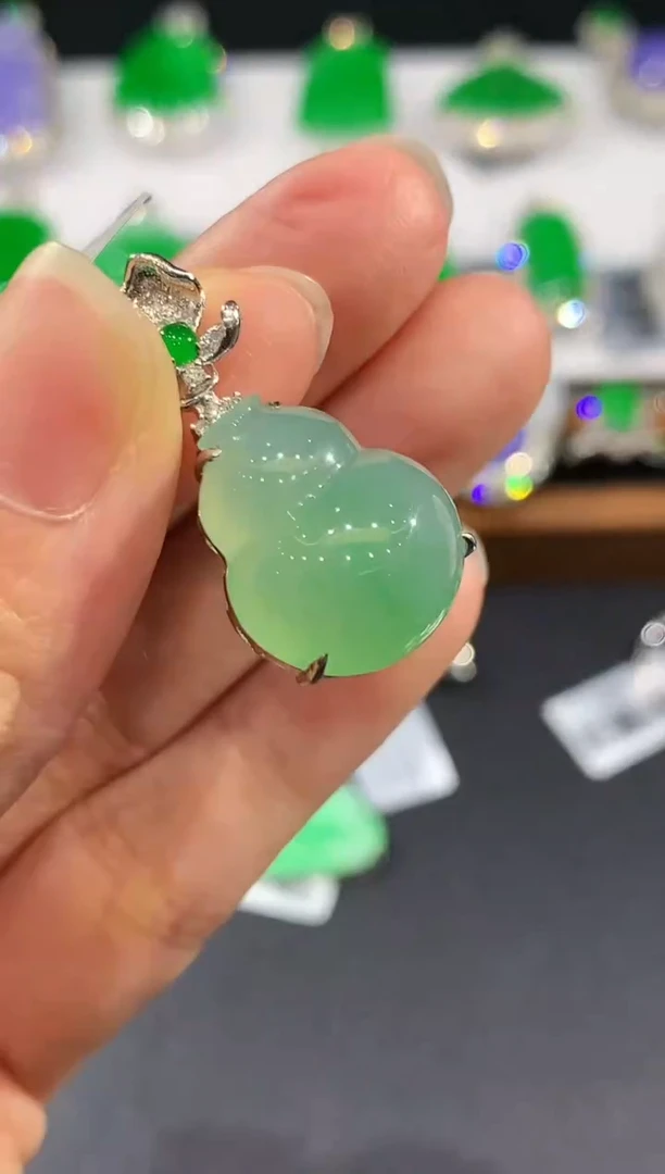 翡翠18K金镶嵌吊坠(不含链)LSR多样性发其一