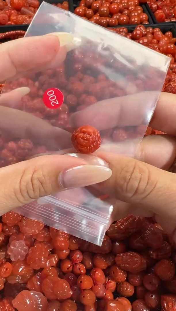 颈饰未镶嵌南红玛瑙1